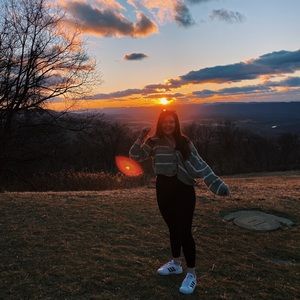 Meet your Posher, Brynne